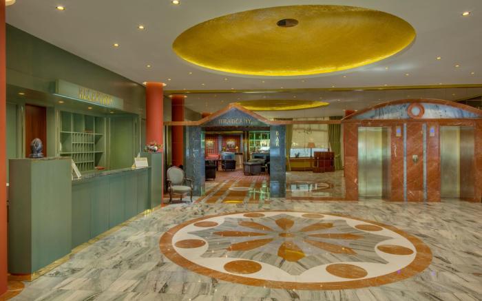 Hotel Savoy