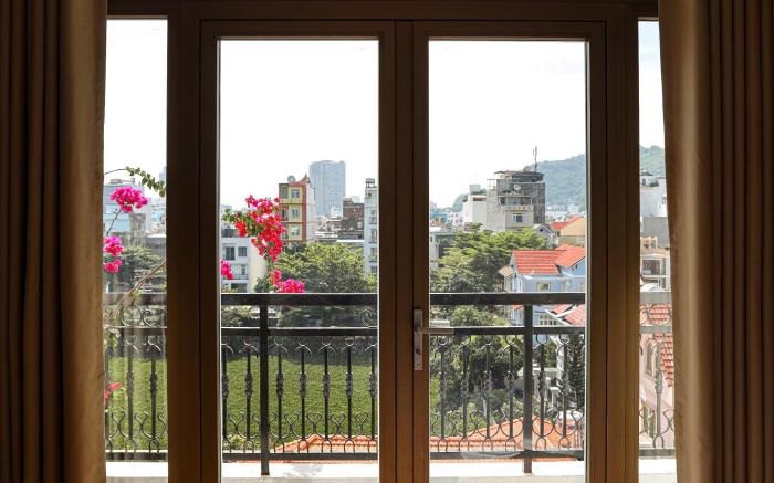 Chingu Boutique Home 2