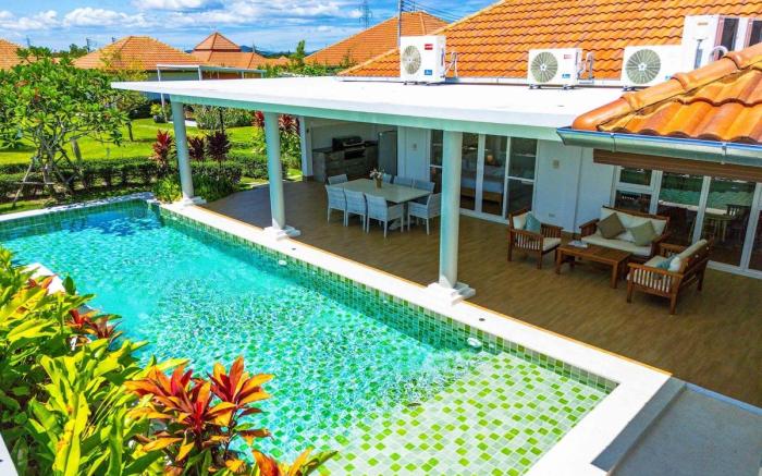 Tropical Family Villa w/ Pool & Garden (ML103)