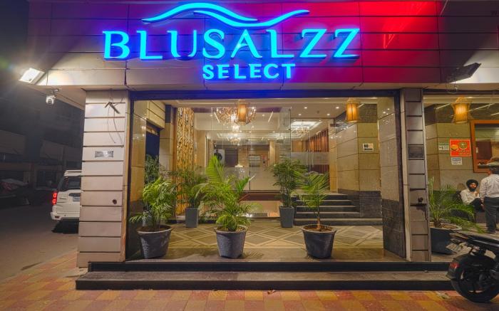 BluSalzz Select City Centre near Golden Temple