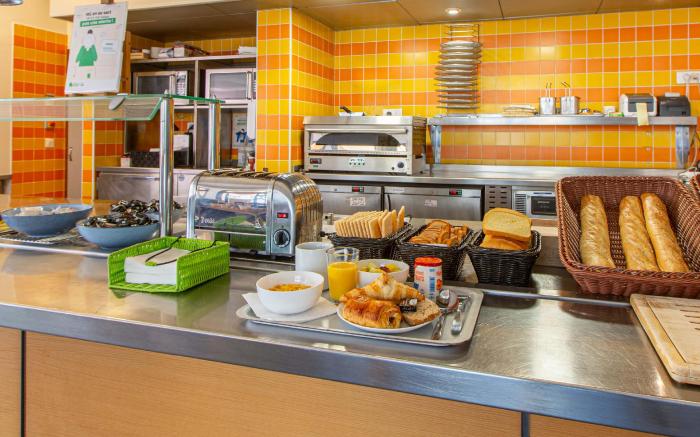 B&B HOTEL Chartres Centre Cathedrale 3 etoiles