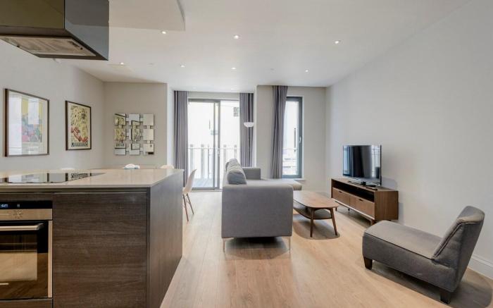 Stylish & Central 2-Bedroom Apartment