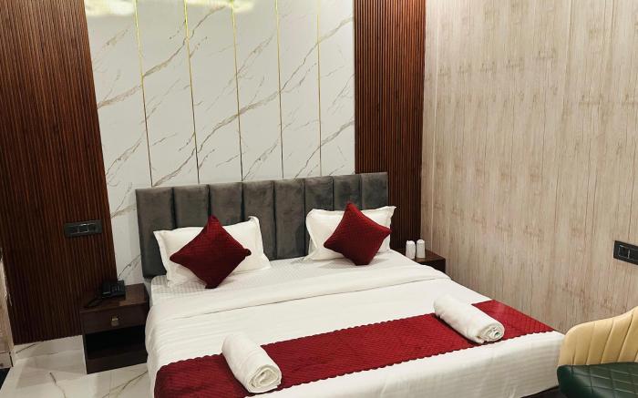 Sri Viswanath Retreat near Kashi Viswanath mandir