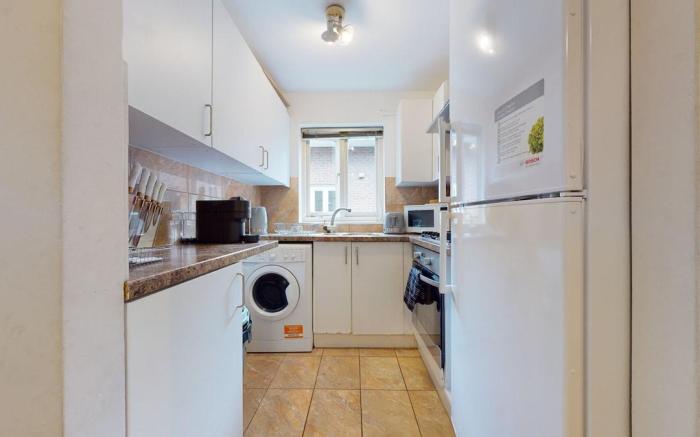 -Air Con- Cute 2BD flat 1 Min Maida Vale Station!