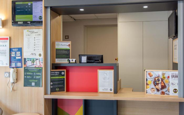 B&B HOTEL CHATEAUROUX Aeroport