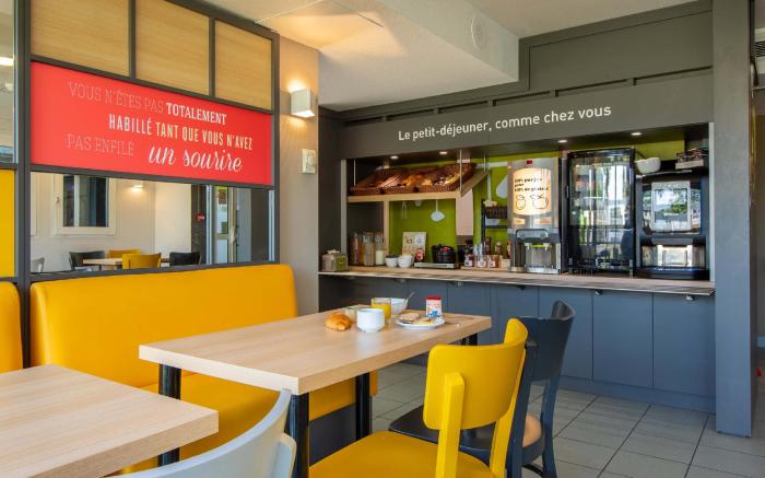 B&B HOTEL CHATEAUROUX Aeroport