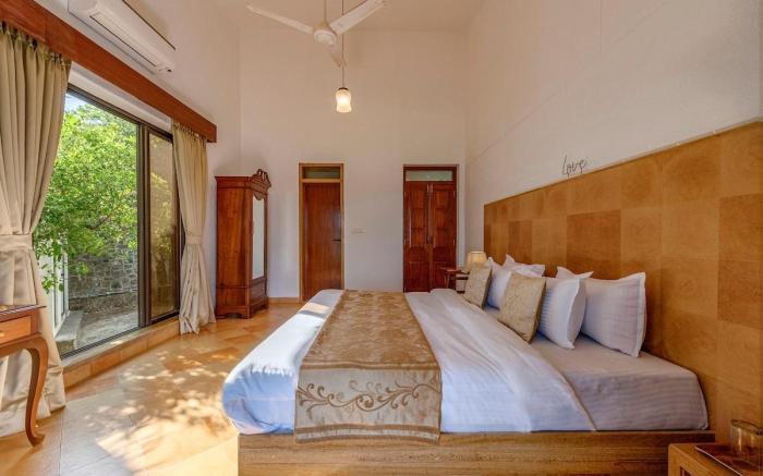 SaffronStays Shambhala Lakeside 3BHK Infinity Pool