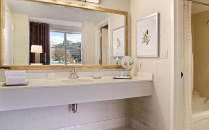 Hilton Alexandria Old Town