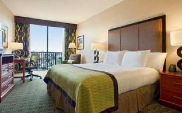 Hilton San Diego Airport Harbor Island Hotel