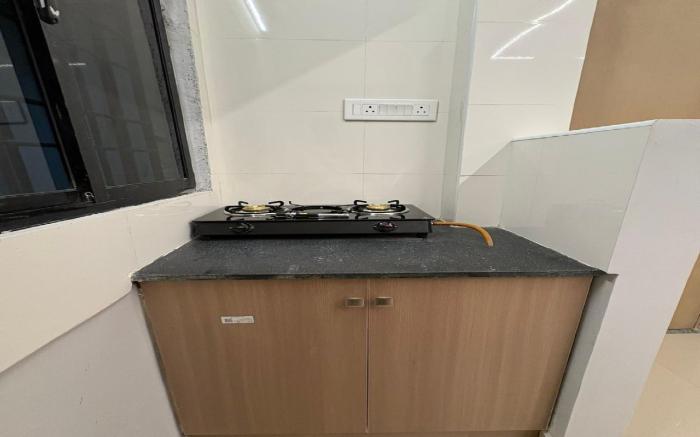 Hotel Royal Inn Near US Consulate, Apollo Hospitals