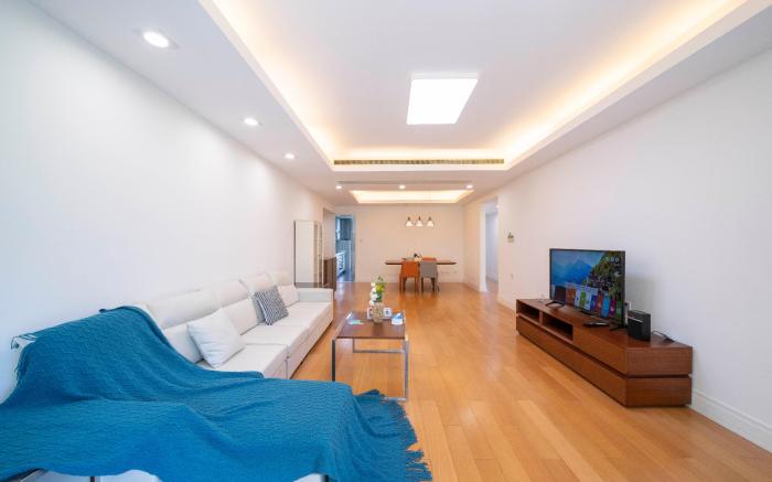 Tyms Stylish 3BR 2BA Apartment Steps from Xujiahui