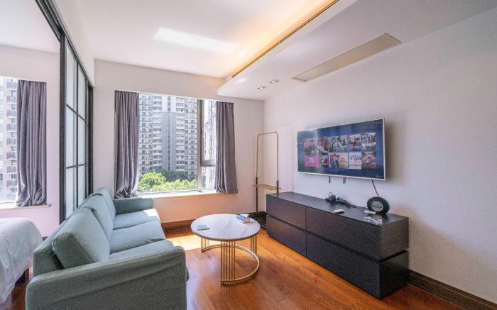 Tyms Modern 1 Bedroom Suite Walk to Xujiahui Metro