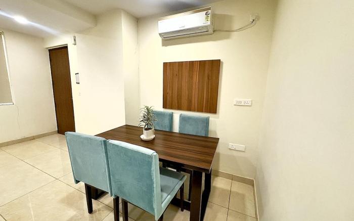 High Rise Lavish Room with Jacuzzi in Zirakpur