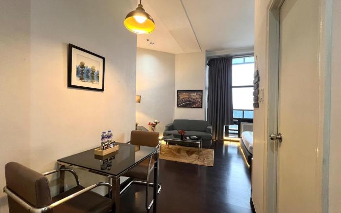 Sky-High Penthouse Studio @ Gramercy