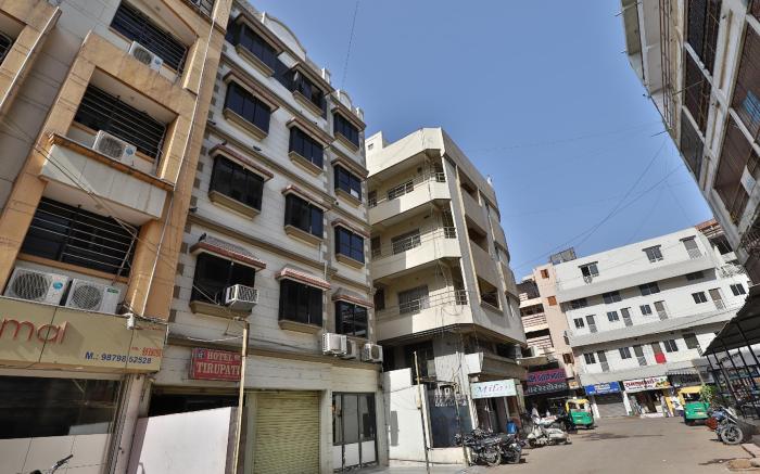 SPOT ON 40871 Hotel Tirupati