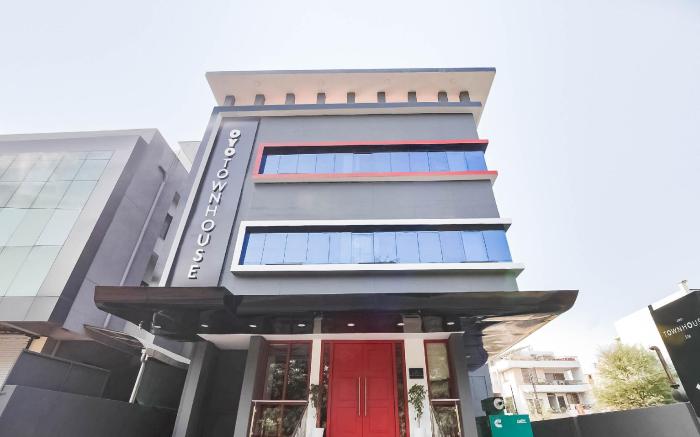 Super Townhouse Lords Inn Regency
