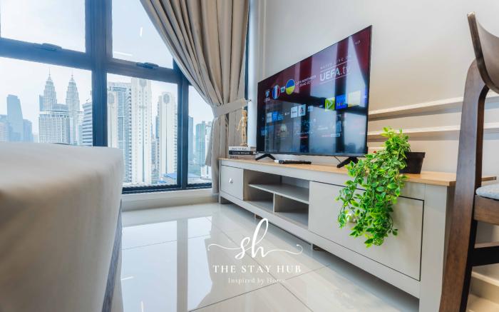 Modern Luxury Studio_KLCCview_Pool_MajesticGen213A