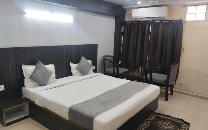 Hotel Trimurti Villa