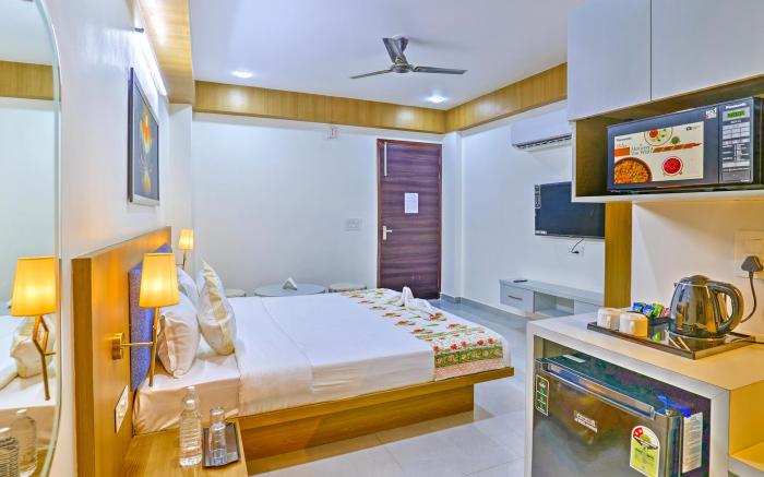 SkyLuxuria Medicity Hotel & Service Apartments