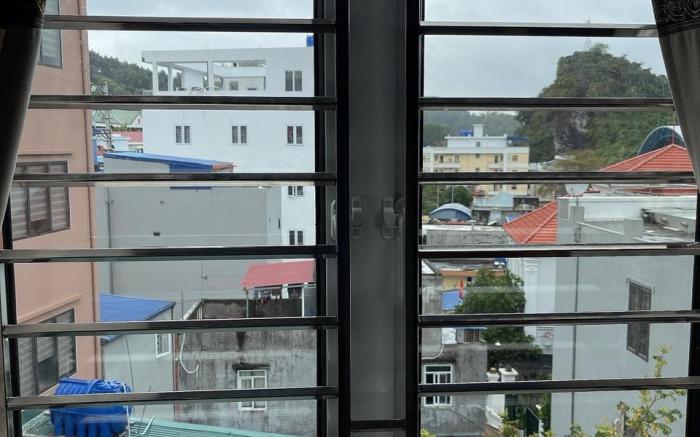 CATBA CENTRAL HOMESTAY