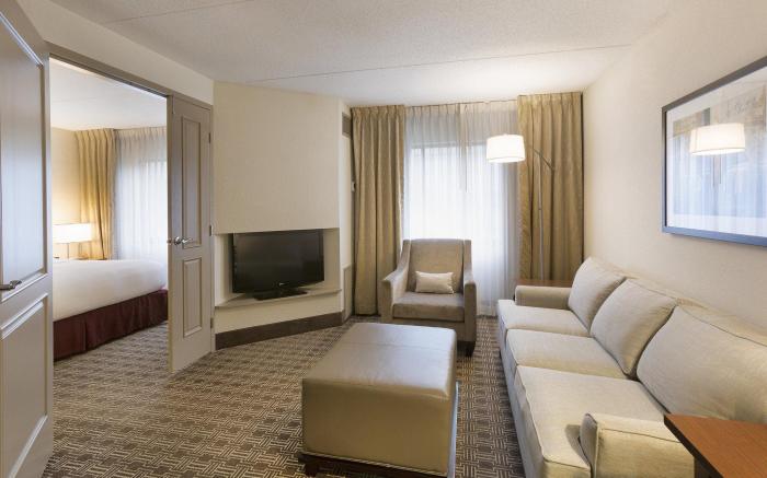 Doubletree Guest Suites Nashville Airport Hotel