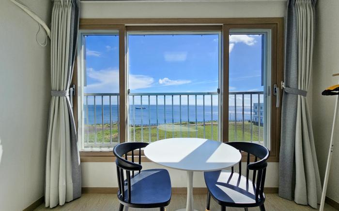 Seongsan morning glow pension