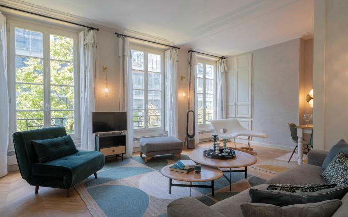 Charming setting just a stone's throw from Place V