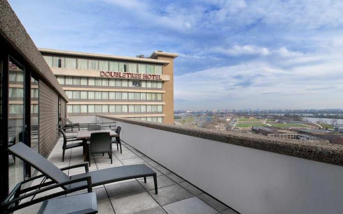 DoubleTree by Hilton Washington DC - Crystal City