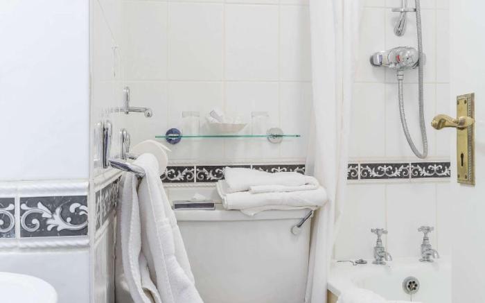 Muthu Westcliff Hotel (Near London Southend Airport)