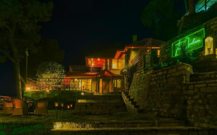 TheOpulence Kasauli |7 bhk Villa with Open Theatre