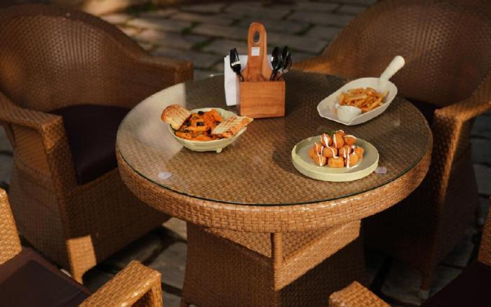 Cedar Bedroom | Open Theatre |Private Garden