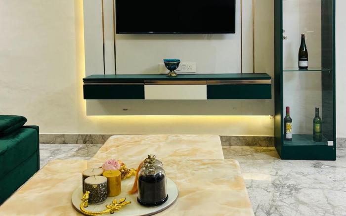 The Opulence@Panchkula|Penthouse with Pvt Jacuzzi 