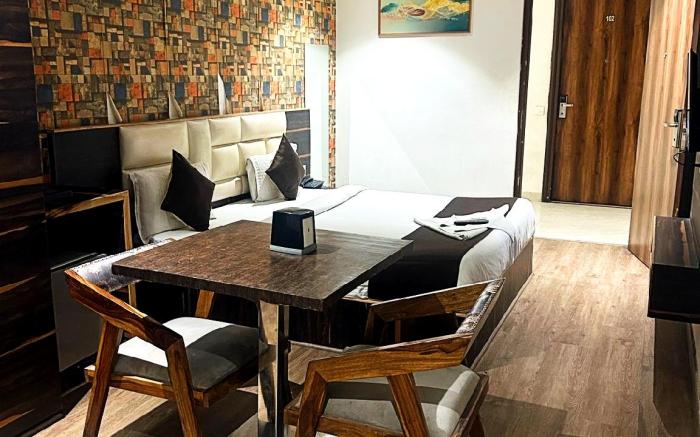 The Crims Hotel Pratap Nagar