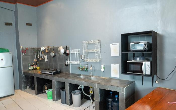 Cliff Top Villa, Puncak