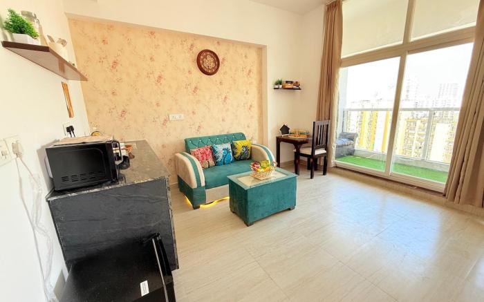 Luxury Harbor | 24/7 Pool | Mall | Metro