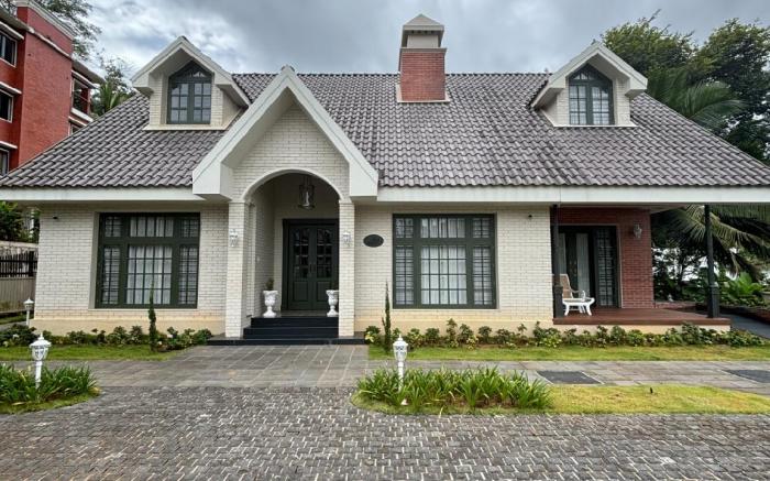 Hanberry Luxury Cottage