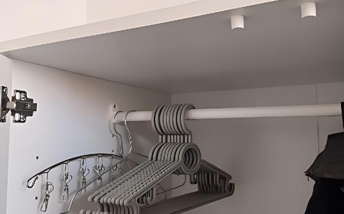 Studio MV-18 | Balcony + Kitchen