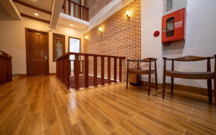 The Land Hotel & Apartment