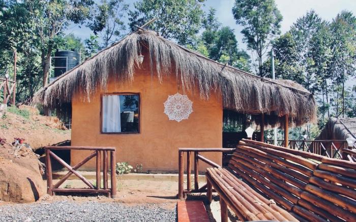 Rustic Mudhouse in Kanthalloor by KanavLiving