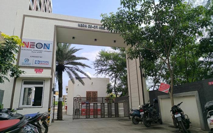 Orraica Stays Neon Hometels