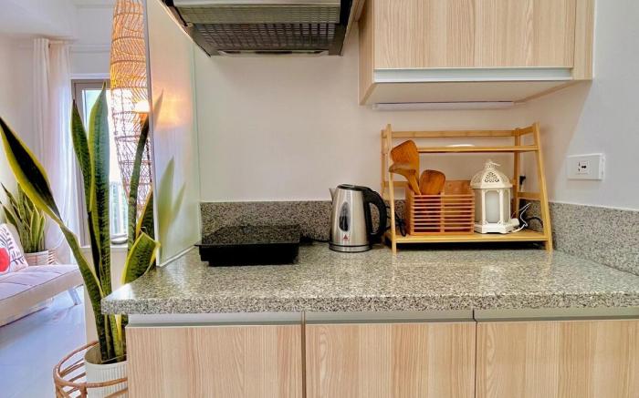 Iloilo Golden houR Getaway | WV Towers Condo