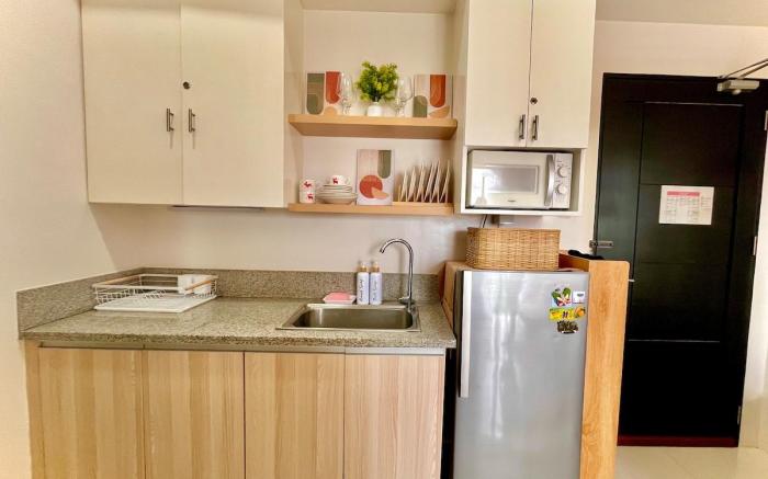 Iloilo Golden houR Getaway | WV Towers Condo