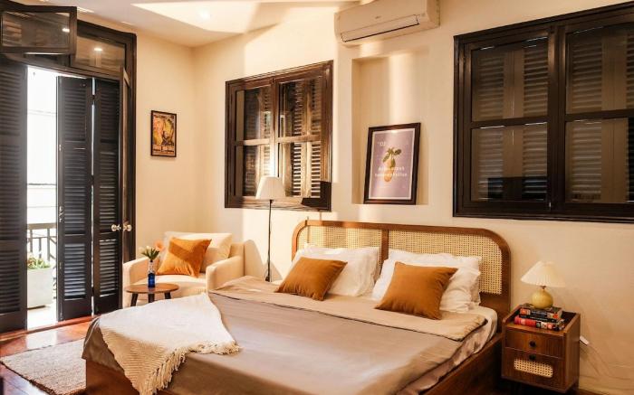 Balcony Studio • 1' to Lake • Free Luggage Storage