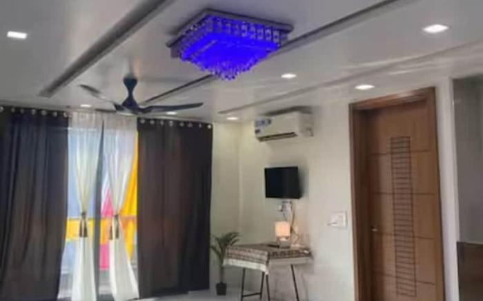 Modern 3BHK Apartment in Saket | Family-Friendly