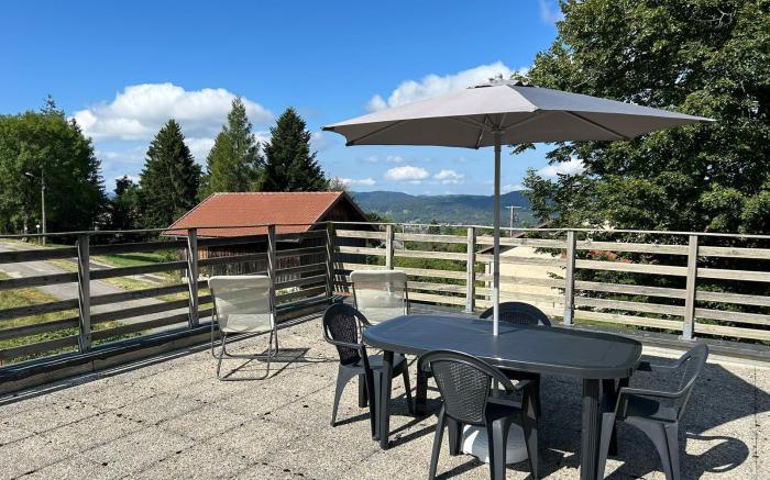 Appartement Terrasse à Giron 01130, wifi, parking