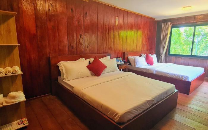 Sun & Roots Lodge Restaurant and Bar