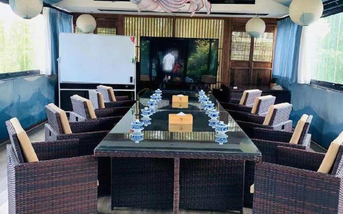 成都鹪鹩人文精品酒店