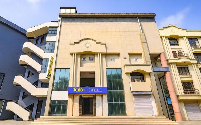 FabHotel Crescent
