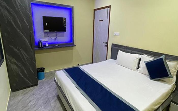 FabHotel Shivkashi Inn - Dasaswamedh Ghat