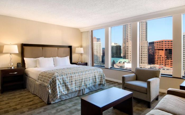 Hilton St. Louis at the Ballpark Hotel